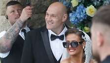 Tysonas Fury sveikino savo dukrą Venezuelą Fury.