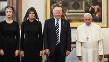 Ivanka Trump, Melania Trump, Donaldas Trumpas ir popiežius Pranci&scaron;kus