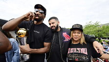 &bdquo;Toronto Raptors&ldquo; pergalės paradas