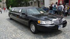I&scaron; trečiosios Lincoln Town Car kartos automobilių tikriausiai buvo sukurta daugiausiai limuzinų. (Pavel &Scaron;evela, Wikimedia(CC BY-SA 3.0)