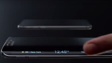 Naujose &bdquo;Samsung&ldquo; reklamose &bdquo;Samsung&ldquo; vėl griebiasi senos taktikos &ndash; pa&scaron;iepia &bdquo;iPhone&ldquo;