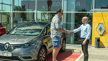 Arvydui Saboniui įteikti &bdquo;Renault Espace&ldquo; rakteliai