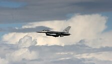 NATO bazėje nusileido &scaron;e&scaron;i Portugalijos naikintuvai F-16