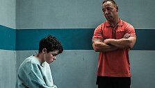 Pagrindinį vaidmenį seriale sukūrė  Owenas Cooperis, suvaidinęs 13-metį Jamie. &Scaron;alia &ndash; jo tėvą įkūnijęs Stephenas Grahamas