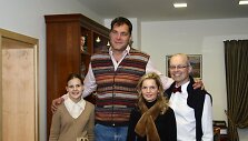 (I&scaron; kairės) K. Vitkaus anūkė Austėja Elžbieta Degutytė; Arvydas Sabonis, profesoriaus dukra Vita Vitkutė-Degutienė ir prof. K. Vitkus