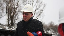 Algirdas Butkevičius penktadienį kaip vyksta dujotiekio i&scaron; būsimo SGD terminalo tiesimo darbai. 