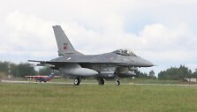 NATO bazėje nusileido &scaron;e&scaron;i Portugalijos naikintuvai F-16