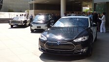 &bdquo;BMW i3&ldquo; LA policijos pajėgose tarnavo &scaron;alia &bdquo;Tesla&ldquo; automobilių