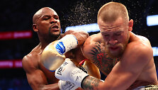 Amžiaus kova dėl &bdquo;pinigų&ldquo; diržo: F.Mayweatheris prie&scaron; C.McGregorą