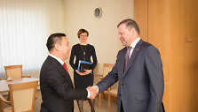 Premjeras S. Skvernelis susitiko su Kinijos ambasadoriumi
