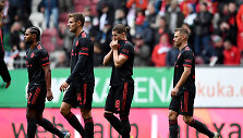 &bdquo;Bayern&ldquo; futbolininkai po pralaimėjimo Augsburge