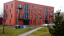 &Scaron;ilalės daugiabutyje socialiniai būstai kainuoja vidutini&scaron;kai 52 tūkst. eurų, tačiau senus butus savivaldybė pardavinėja pusdykiai. 