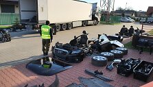 Lenkijoje įkliuvo lietuviai su vogtomis automobilių detalėmis