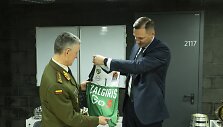  Lietuvos kariuomenės vadas generolas Valdemaras Rup&scaron;ys ir Kauno &bdquo;Žalgirio&ldquo; direktorius Paulius Jankūnas.