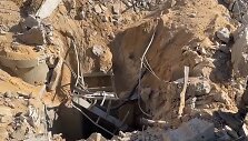 Izraelio pajėgos rodo &bdquo;Hamas&ldquo; tunelį al Shifos ligoninės komplekse