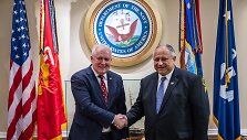 Arvydas Anu&scaron;auskas ir Carlosas Del Toro