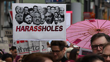 Eitynės prie&scaron; seksualinį priekabiavimą