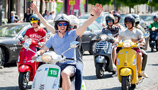 Spalvingas &bdquo;Vespa&ldquo; motorolerių sezono atidarymas