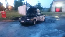 Degalinėje sudegė automobilis