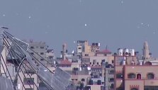 Izraelio kariuomenė mėto skrajutes su įspėjimu Gazos gyventojams tuojau pat evakuotis