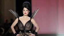 &bdquo;Jean Paul Gaultier&ldquo; 2019 m. pavasario ir vasaros kolekcijos modelis