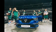 kpangosas-ir-lwestermannas-dziaugiasi-vairuodami-renault-automobilius