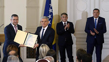 Bosnijoje prisaikdinti trys naujai i&scaron;rinkto Prezidiumo nariai