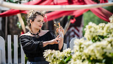 Savaitgalį svečių laukiantis Pakruojo dvaro festivalis žadins svečių uosles: gėlių natas i&scaron;saugojo amžiams