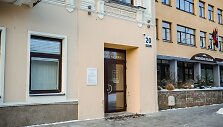 Į Panevėžio miesto savivaldybės Socialinių reikalų skyrių su trijų mėnesių kūdikiu ėjusi panevėžietė, paslydo ir parkrito. Mažylis gydomas ligoninėje.  