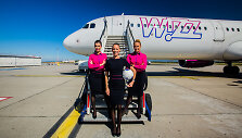 &bdquo;Wizz Air&ldquo; skrydžio palydovės