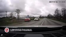 tirksliuose-uzfiksuotos-girto-nepilnamecio-gaudynes-pasibaigusios-griovyje