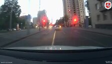 nufilmuota-kaip-beprotisku-greiciu-sostines-policija-gaude-is-moters-atimta-hyundai