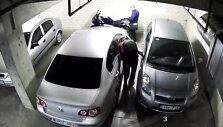 uzfiksuota-ka-vagys-isdarineja-pozeminese-automobiliu-stovejimo-aikstelese