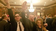 JAV neonaciai D.Trumpo pergalę prezidento rinkimuose &scaron;ventė nacių saliutais