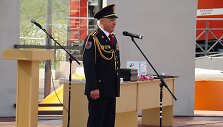 Su tarnyba atsisveikinęs ilgametis Tel&scaron;ių prie&scaron;gaisrinės gelbėjimo valdybos vir&scaron;ininkas Rimaldas Paulauskas.