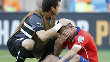 Čilės žaidėjas Gary Medelis verkia po nesėkmės čempionate