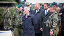 JAV Gynybos sekretoriaus J. Mattis vizitas  poligone Pabradėje
