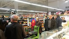 Prezidentė apsipirkinėja