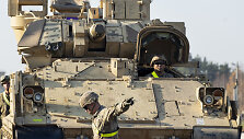 Bradley &scaron;arvuota kovos ma&scaron;ina &bdquo;Bradley Fighting Vehicle&ldquo; 