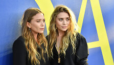 Mary-Kate Olsen ir Ashley Olsen 