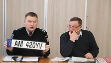 Policijos ir &bdquo;Regitros&ldquo; akiratyje &ndash; padirbti numeriai