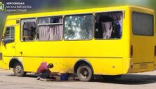 Rusija atakavo Ukrainos autobusą Chersone