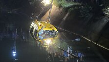 Kinijoje nuskendo mokyklinis mikroautobusas