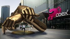 Kompiuterinis maketas: taip atrodys skulptūra, įamžinsianti reperio Psy dainą &bdquo;Gangnam Style&ldquo;