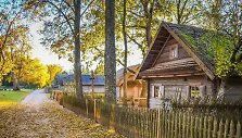 Kleboni&scaron;kių kaimas rudenį