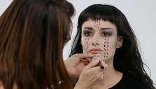 &bdquo;Oskarui&ldquo; nominuota makiažo meistrė Elizabeth Yianni-Georgiou parodė, kaip buvo kuriamas &bdquo;Mumijos&ldquo; grimas