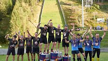 Lietuvos komanda i&scaron;kovojo trečią vietą ekstremaliame bėgime &bdquo;Red Bull 400&ldquo;