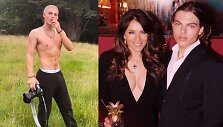 Damienas Hurley su mama Elizabeth Hurley