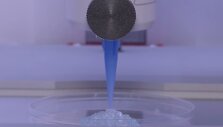 &Scaron;is 3D spausdintuvas naudoja ne ra&scaron;alą ir ne plastiką, o ląsteles
