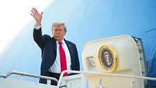 Donaldas Trumpas i&scaron;skrenda į Aliaską